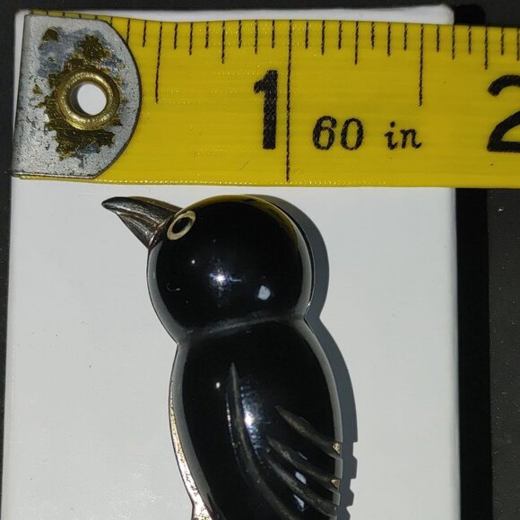 Black Bakelite Bird Crow Fur Clip Carved  Accents Vintage Silver Tone Metal Smal - Picture 2 of 9